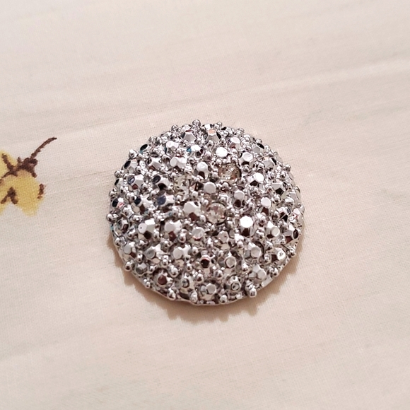 Set of 2 Silver tone brushed mirrored oversize buttons Fantastic dazzling - Picture 6 of 6